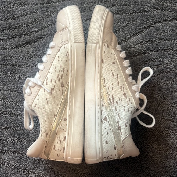 Universal Threading Goods Co. - Picture 3 of 5